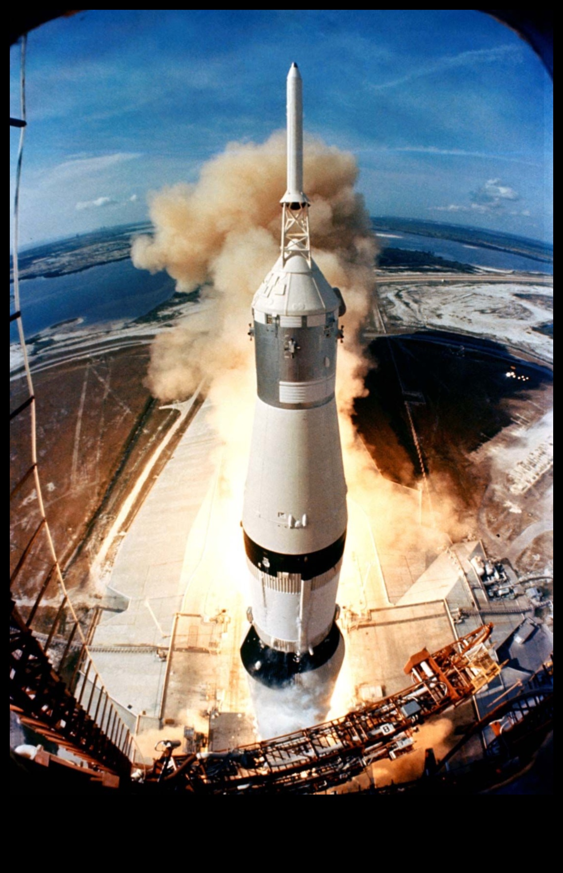 Orbitālie pionieri: Kosmosa kuģu evolūcija cilvēku izpētē