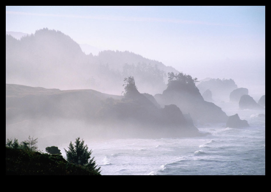 Jūras ainava miglā 2 Gleznainie horizonti: zemes skaistuma izpēte