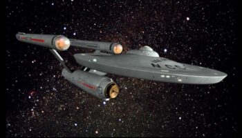 Astropionieri: jaunu teritoriju kartēšana uz uzlabotajiem kosmosa kuģiem