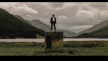 Virtuālie brīnumi II: Atkal navigācija jaunās realitātēs virtuālās realitātes ainavās